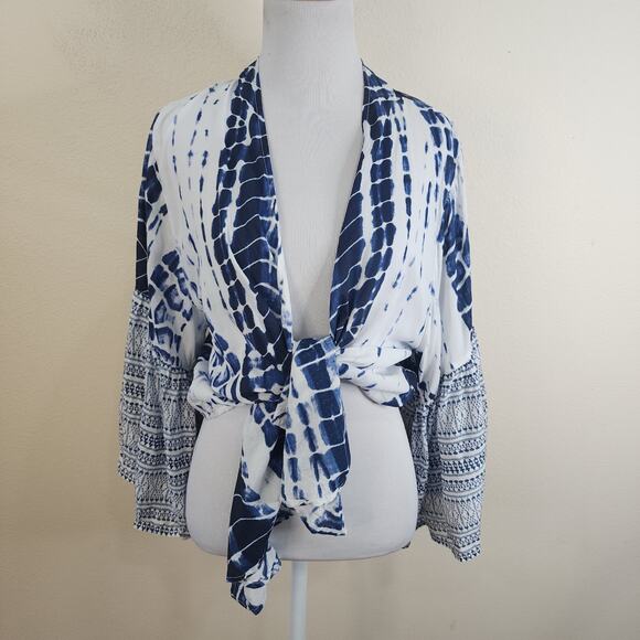 Elan Women's Blue Tie Dye Flare Sleeve Tie Open Front Rayon Blouse One Size Boho - Picture 1 of 8